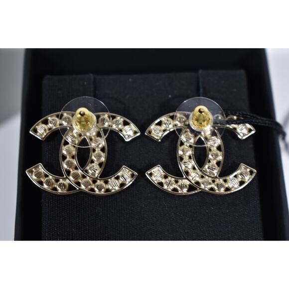 Chanel 23S Gold Black Interlocking CC Logo Classic Drop Statement Stud Earrings - Picture 11 of 12